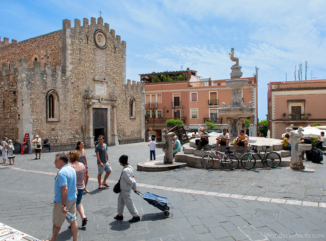 Piazza Duomo, Taormina